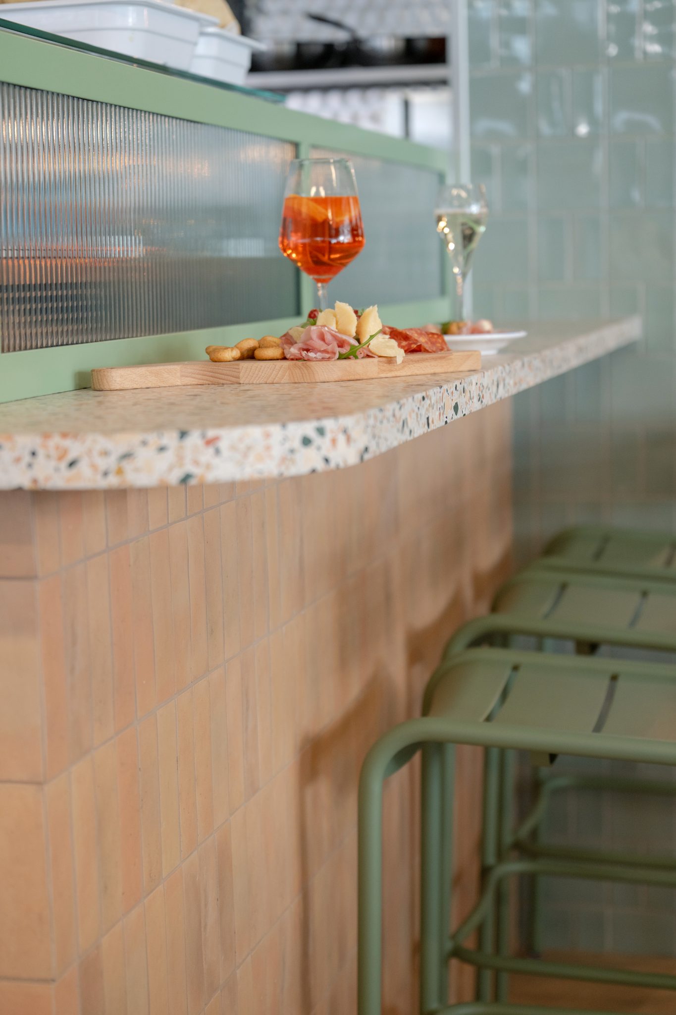 Planche apéritive avec boisson