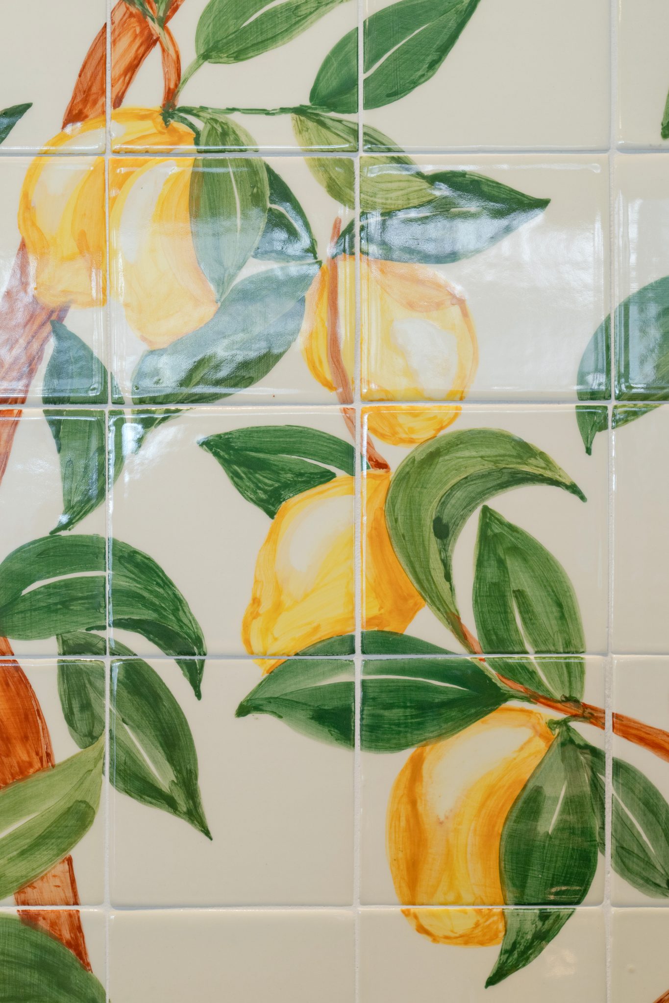Peinture de citrons sur carreaux de céramique